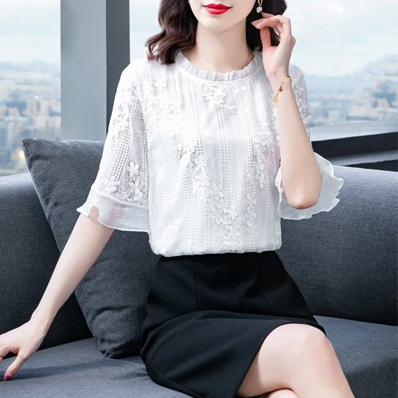 Summer Elegant Fashion Ruffles Round Neck Lace Shirt Female Half Sleeve Loose Casual All-match Hollow Out Top Women White Blouse