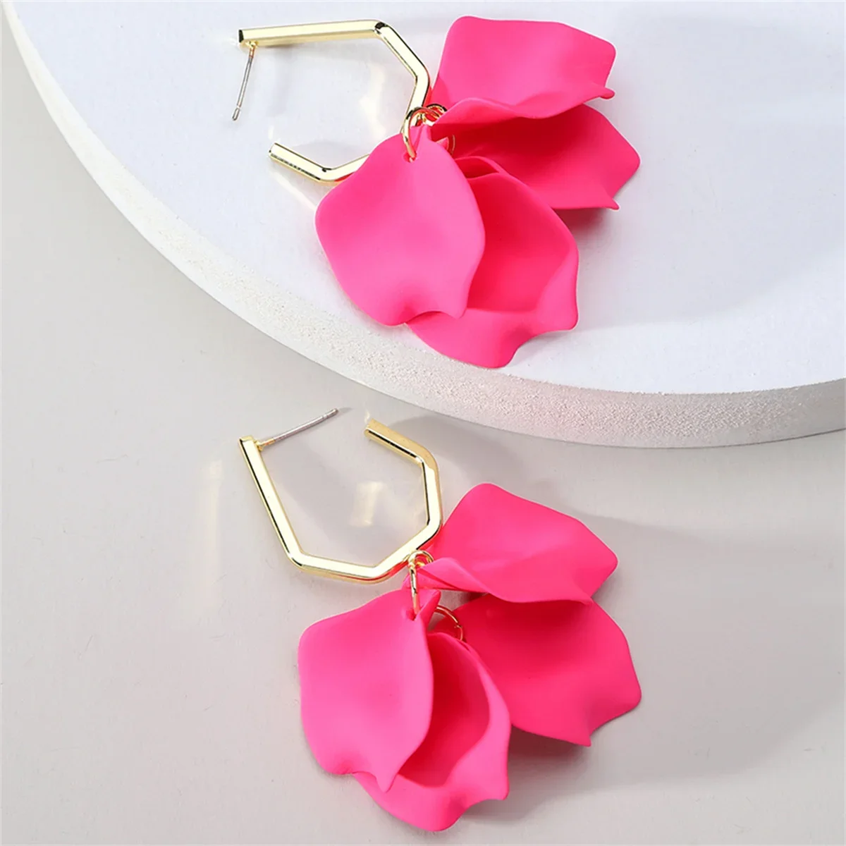 Korean Fashion Acrylic Rose Petals Flower Dangle Earrings for Women Luxury Trendy Design Wedding Party Jewelry Accessory