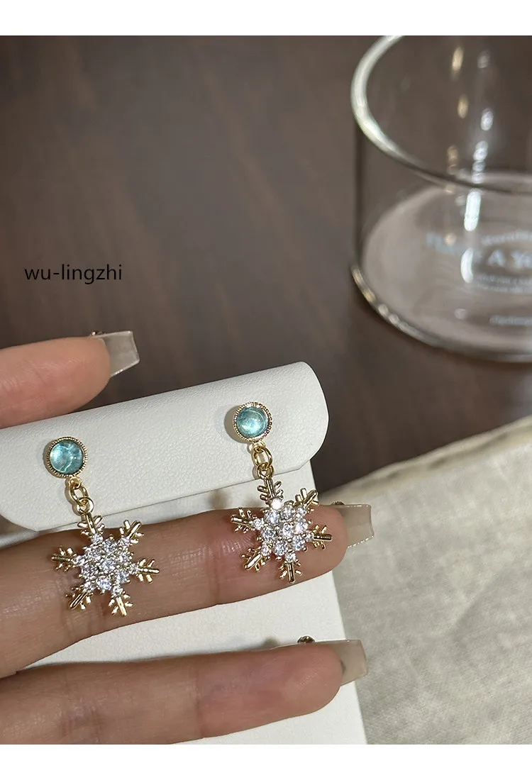 wu-lingzhi Women Snowflake Earrings Blue Zircons Snowflake Stud Earrings Luxury Top Quality 925 Silver Pink Ear Decoration New