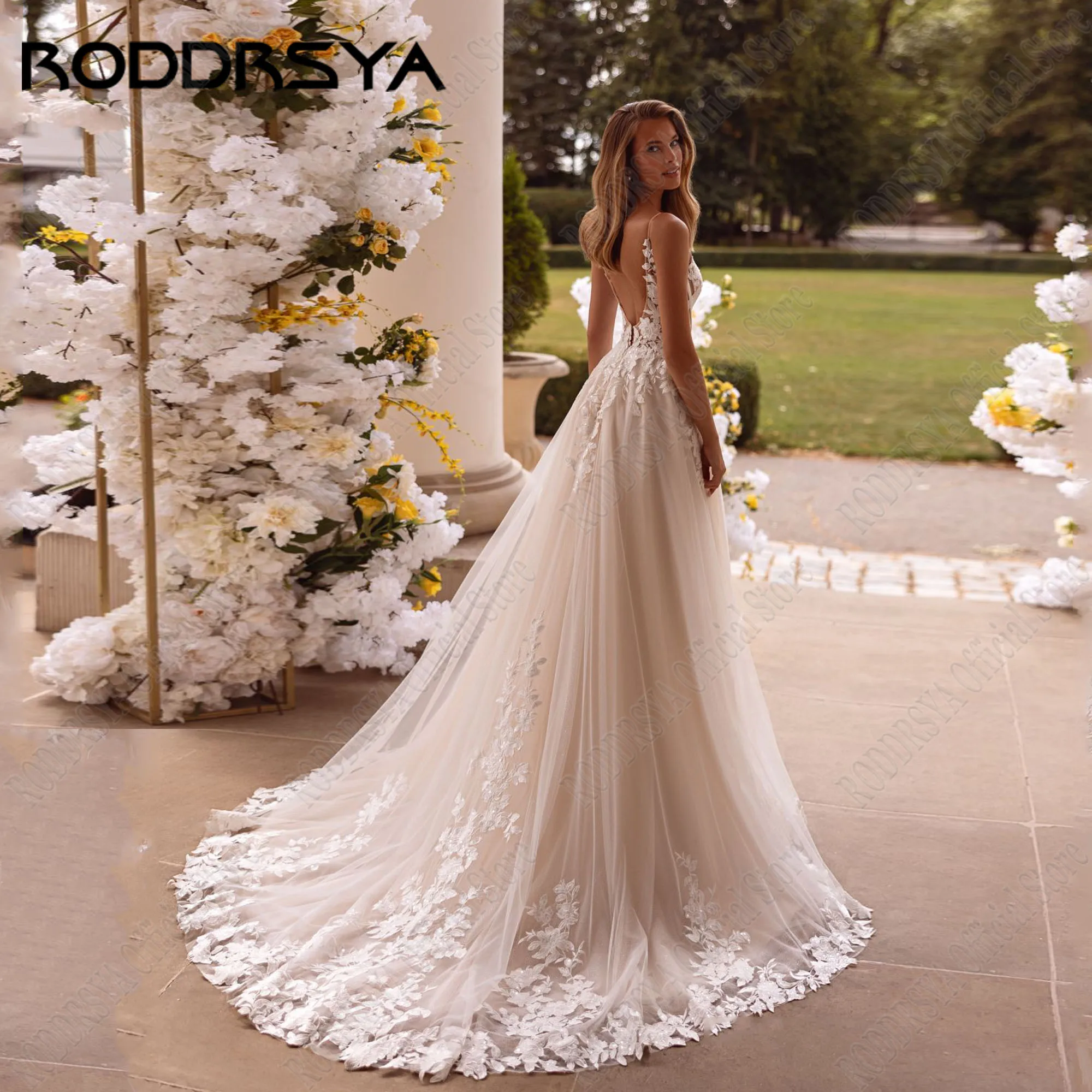 RODDRSYA Glitter V-Neck Wedding Gowns Spaghetti Straps A-Line Backless Bride Gown Beach Wedding Dress Women Sweep Train Custom