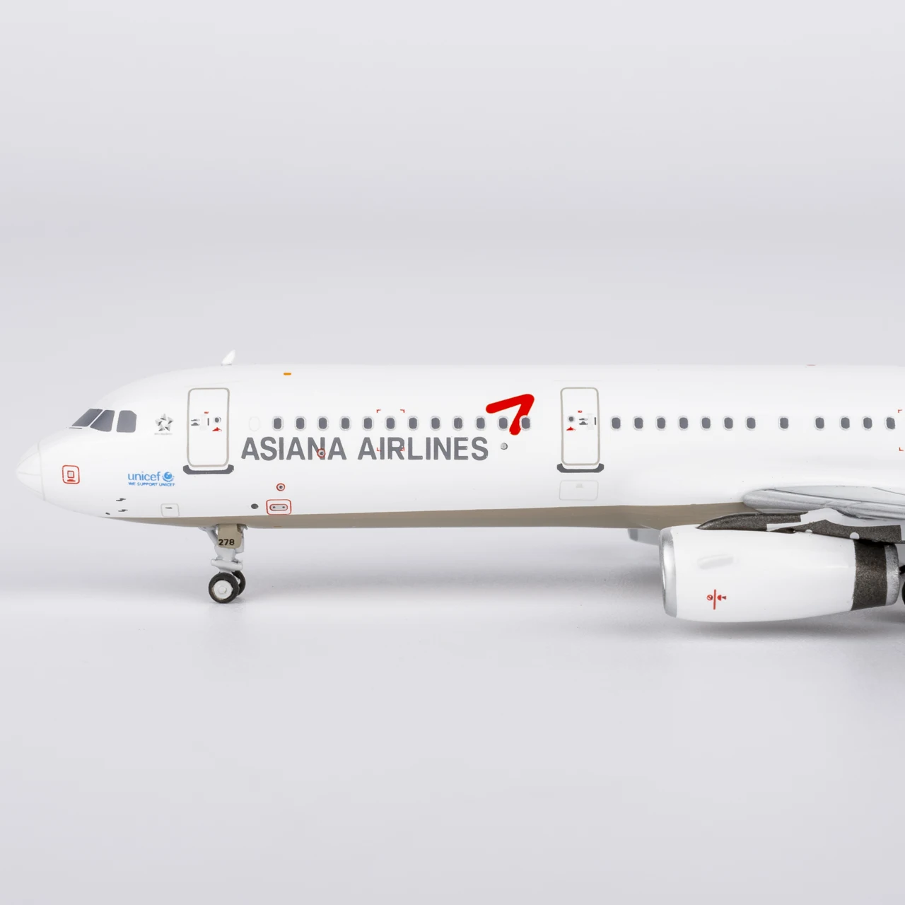 13124 سبيكة تحصيل طائرة هدية NG نموذج 1:400 ايرلاينز الآسيوية "StarAlliance" ايرباص A321-200 دييكاست نموذج طائرة HL8278