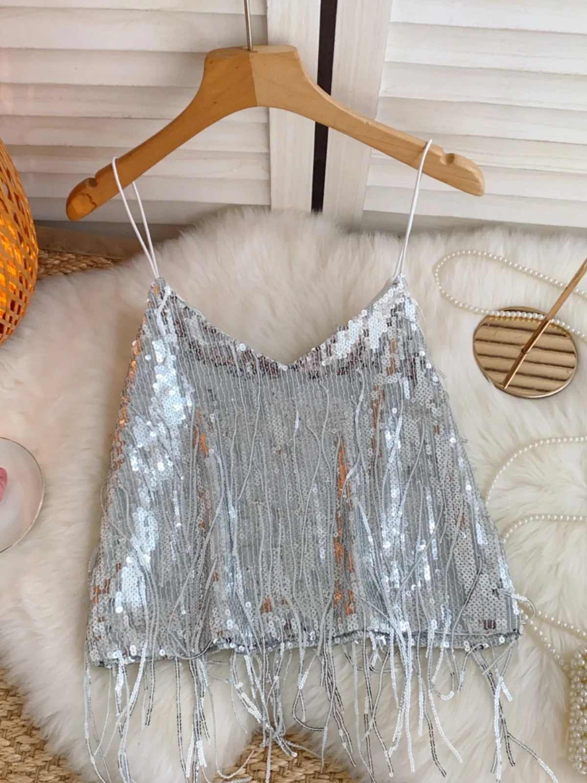 European and American Ins Hot Sexy Camisole Women's New Fashionable Sequined Sparkling V-neck Versatile Short Fringed Top