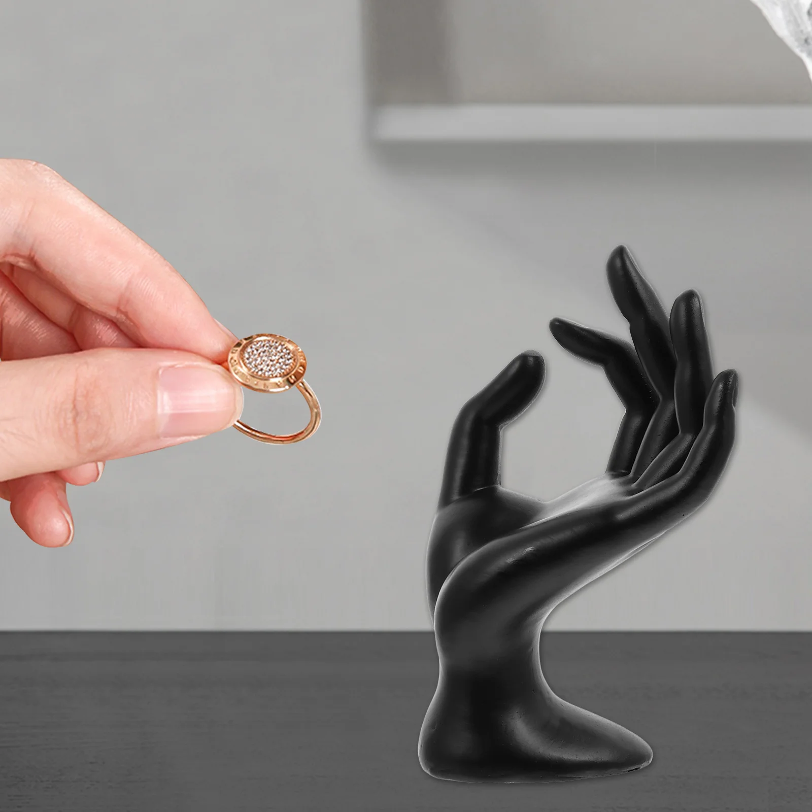 

2Pcs Resin Hand Jewelry Display Stand Organizer for Rings Bracelets Modern Compact Showing Holder for Shop Store