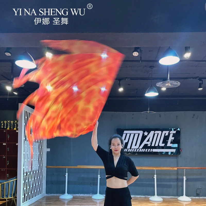 Klassische Bühnenaufführungskleidung, Flammenflagge, bunter Schal, Lobflagge, Sporttreffen, Anbetungsflagge, Hersteller im Großhandel