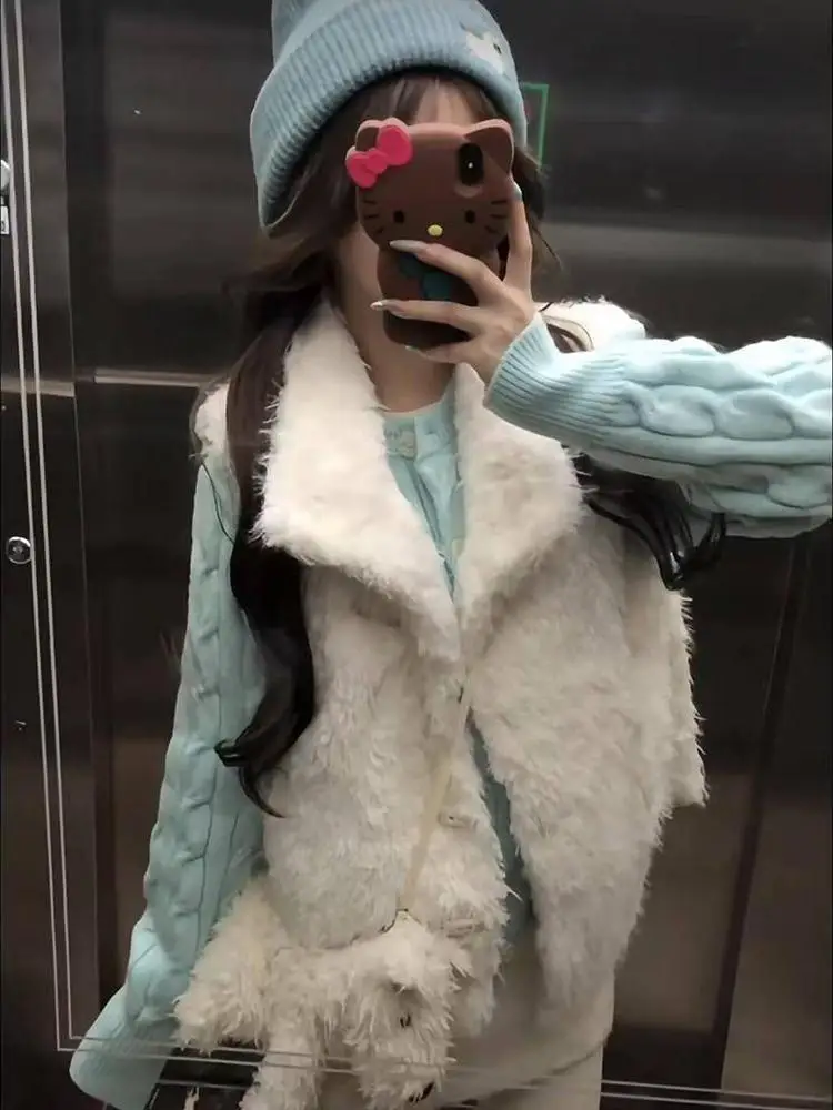 Koreański Zestaw Ubrań w Stylu College: Ciepła Kamizelka z Futrzanym Kołnierzem, Damski Kardigan z Dzianiny w Warkocze, Dwuczęściowy Komplet na Jesień i Zimę