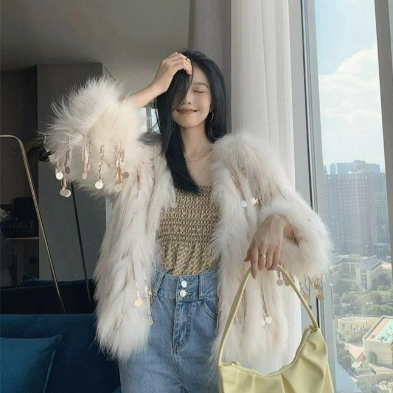 

Длинновошерстные экологически чистые женские шубы с бахромой из лисьего меха, короткие зимние 2026, новый стиль, модный элегантный имитирующий мех барсука