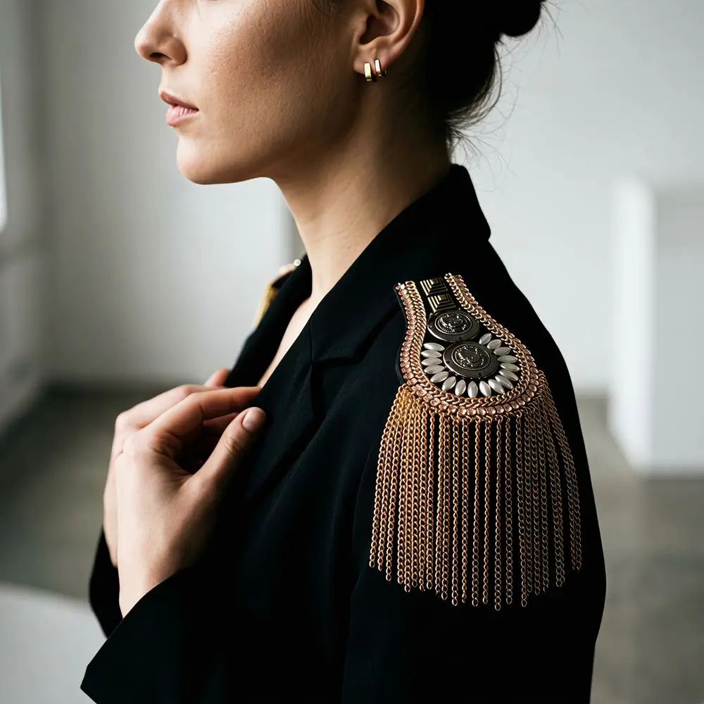 Exquisite Pin Tassel Chain Epaulettes Metal Alloy Tassel Epaulet Cool Detachable Jacket Vintage Brooch Western-style Clothes