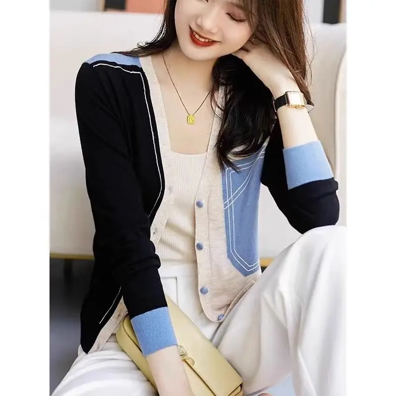 2024 Spring and Autumn Korean Casual Long Sleeved Cardigan V-neck Contrasting Color Patchwork Button Women\'s Sweater Jacket Top