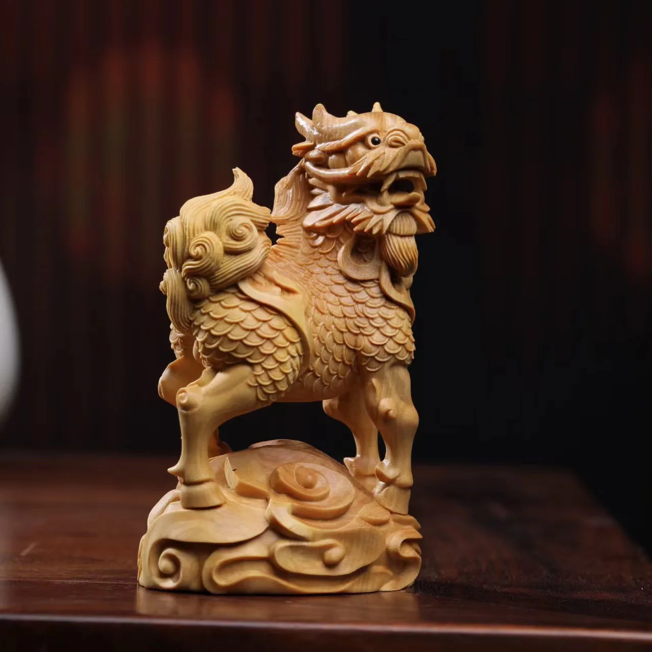 Kirin lobular boxwood carving carving Wenwan ornament ingenious handmade
