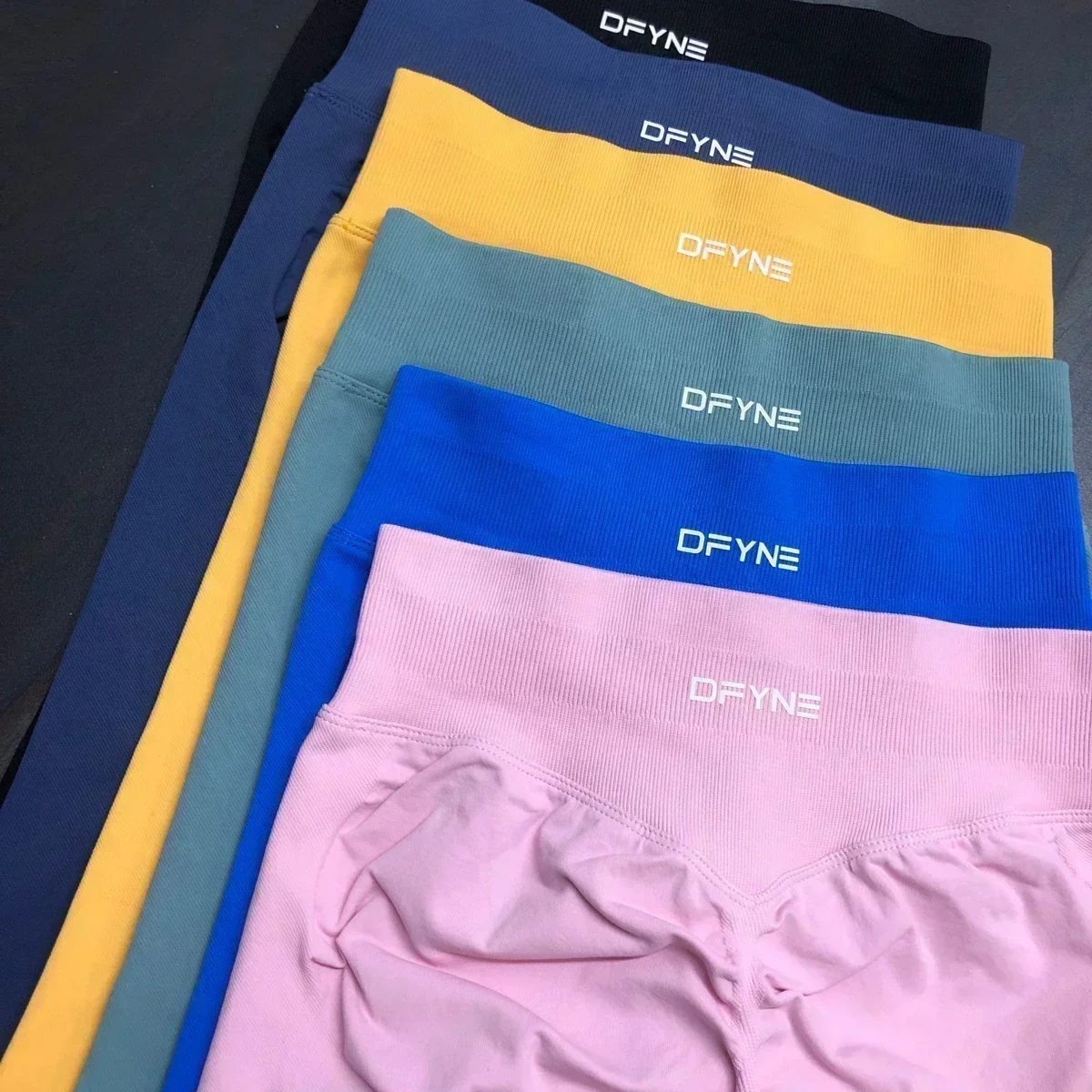 Dfyne Legging Impact untuk wanita, Legging Yoga tanpa batas ketat olahraga kebugaran ikat pinggang rendah untuk wanita