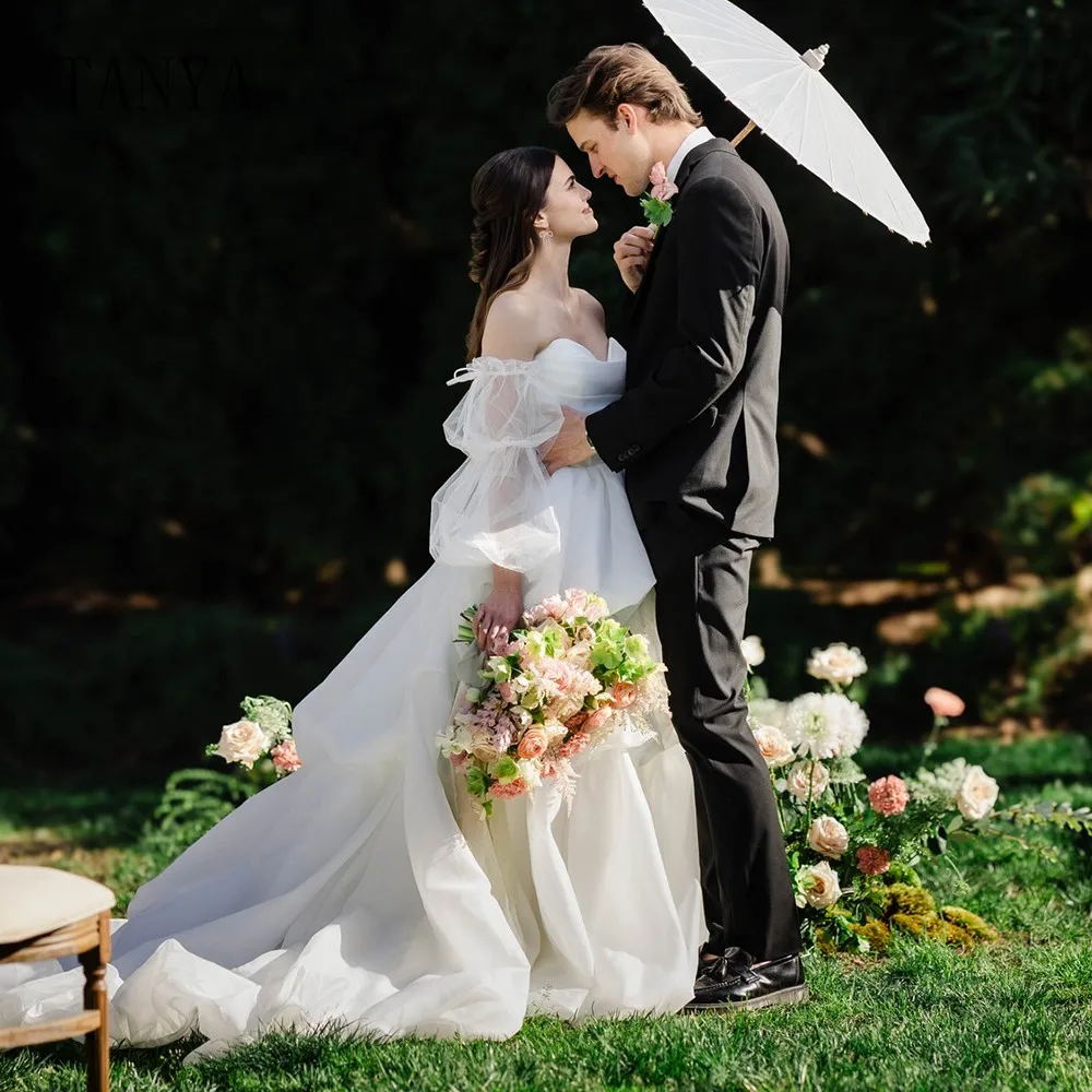 Sweetheart Neckline Thick Organza Wedding Dress With Detachable Long Sleeves A Line Sweep Train Romantic Bridal Gown