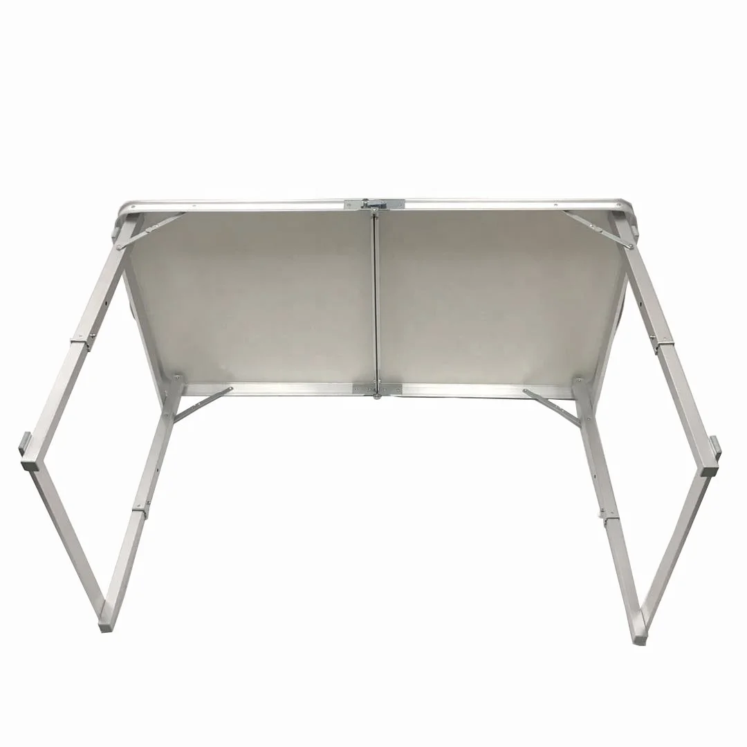 Tani aluminiowy składany stół i krzesła kempingowe, stół piknikowy do użytku na zewnątrz.