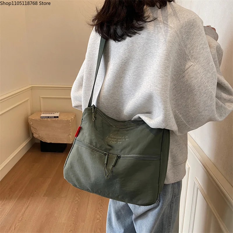 حقيبة كتف نسائية ذات سعة كبيرة النسخة الكورية حقيبة كتف بسيطة مائلة حقيبة حمل للطلاب