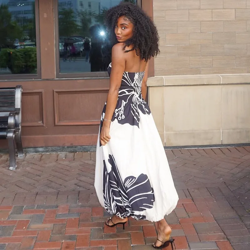 Robe longue plissée trapèze sans bretelles, col en V, sans manches, dos nu, à imprimé floral noir et blanc pour femmes