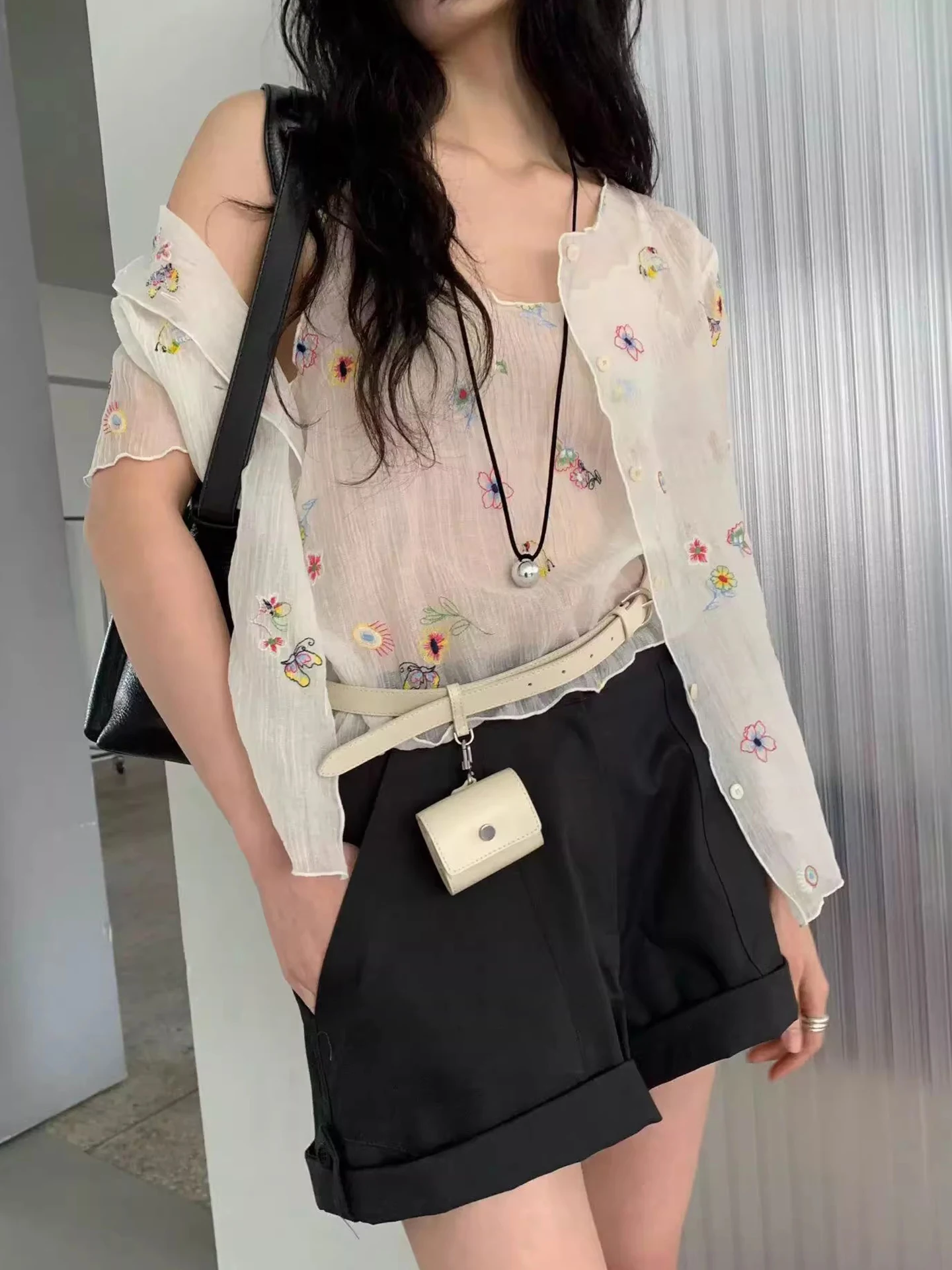 

Fashionable Embroidered Floral Lace Short Sleeve Shirt Set Summer Thin Style Top And Strap Two Piece Set Women's Commute Style