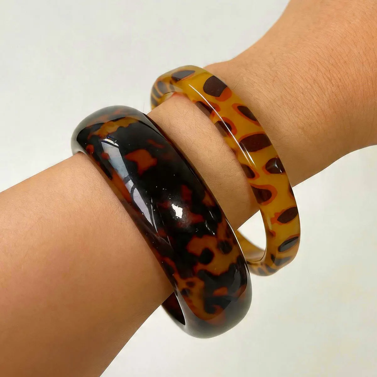 2Pcs/Set Vintage Punk Leopard Coffee Acrylic Resin Chunky Bangles for Women Geometric Round Charm Bracelets 2026 Couple Jewelry