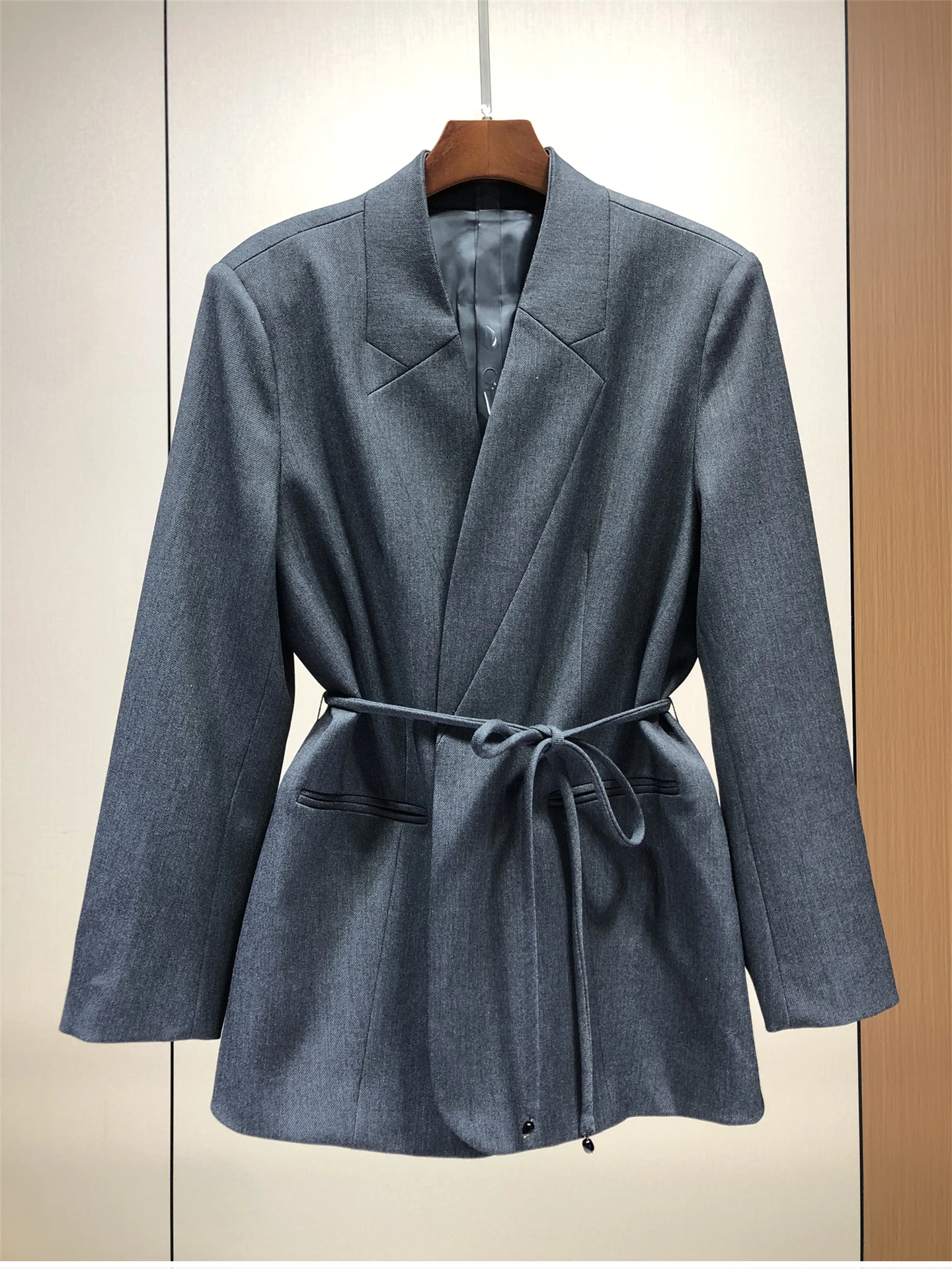 

Модное женское осеннее пальто-миди с подплечниками в европейском стиле, новинка, с завышенной талией, из шерстяной смеси