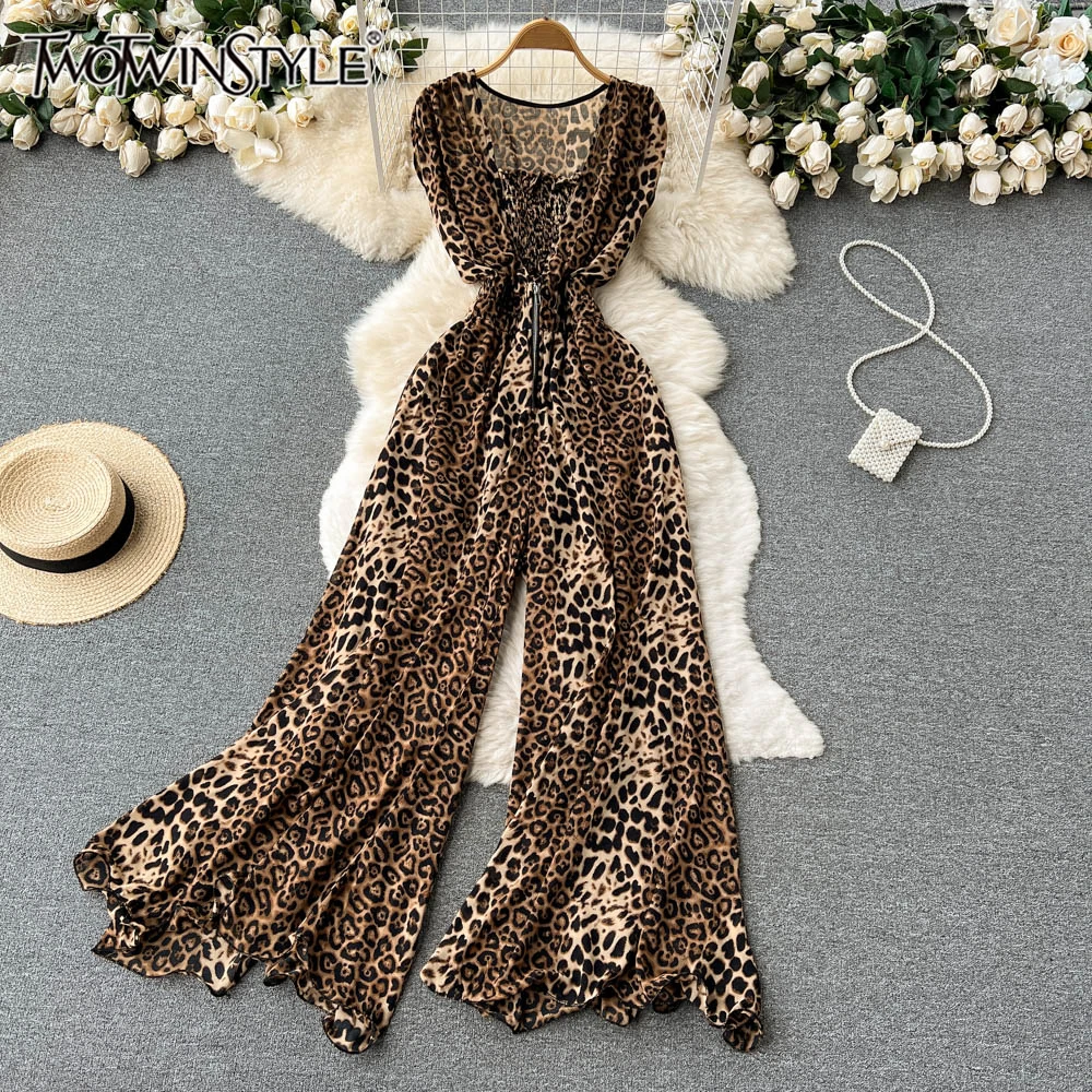 

TWOTWINSTYLE Leopard loose Casual Jumpsuit For Women v neck Sleeveless high Waist wide leg Jumpsuits Female fashion KJU502561