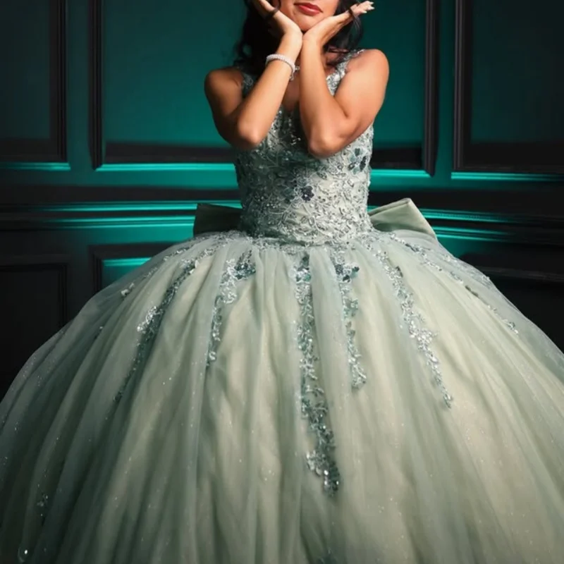 

mint green Quinceanera Dress Lace off-shoulder crystal glitter decal Long tail Tull vestidos de 15 Quinceanera ﻿Customized