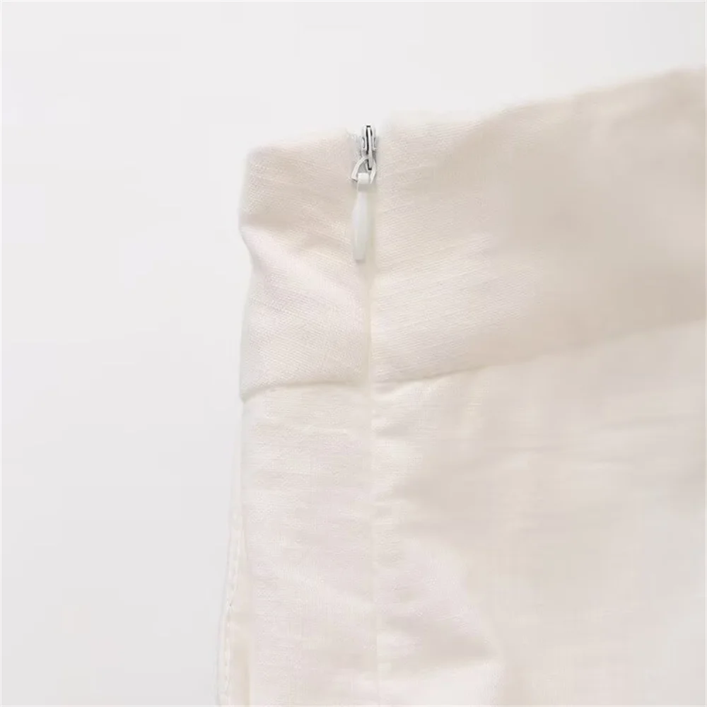 Autumn New Product Women's Casual Versatile Style Show Thin Carving Embroidery Hollow A-line High Waist Shorts