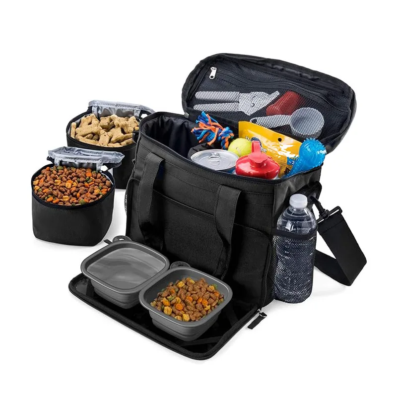 Durable Lightweight Waterproof Polyester Shoulder Strap Pet Carrier Bag with Safety Leash Clip