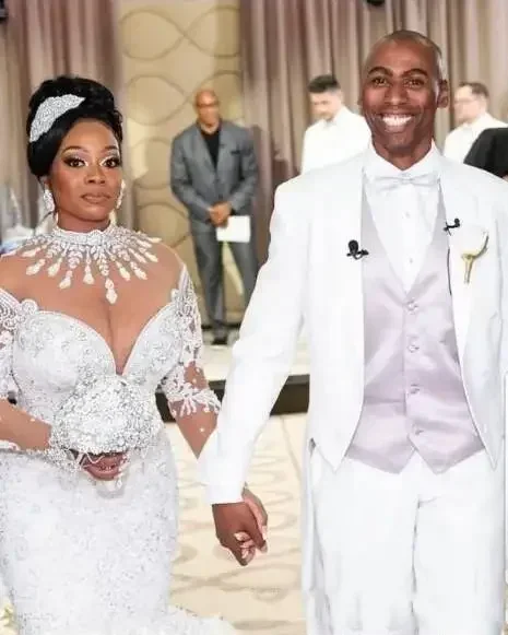 맞춤형 남아프리카 인어 웨딩 드레스 레이스 크리스탈 비딩 긴 소매 신부 드레스 하이넥 시어 플러스 사이즈 베스티오