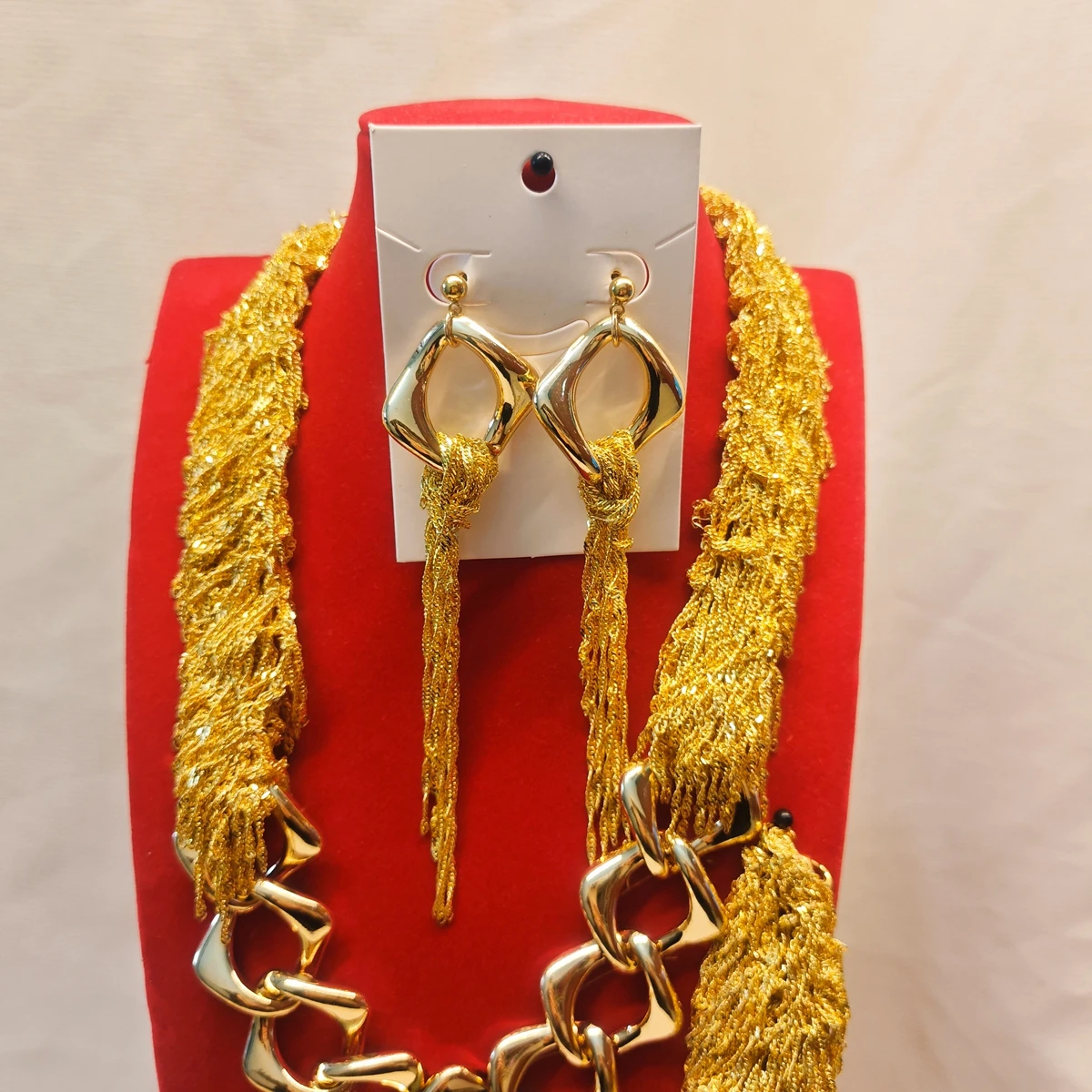 New Fashion High-end Dubai 24K Gold Plated Necklace Earrings Bracelet Delicate Wedding Party Jewelry Set for Beloved 555 view 6