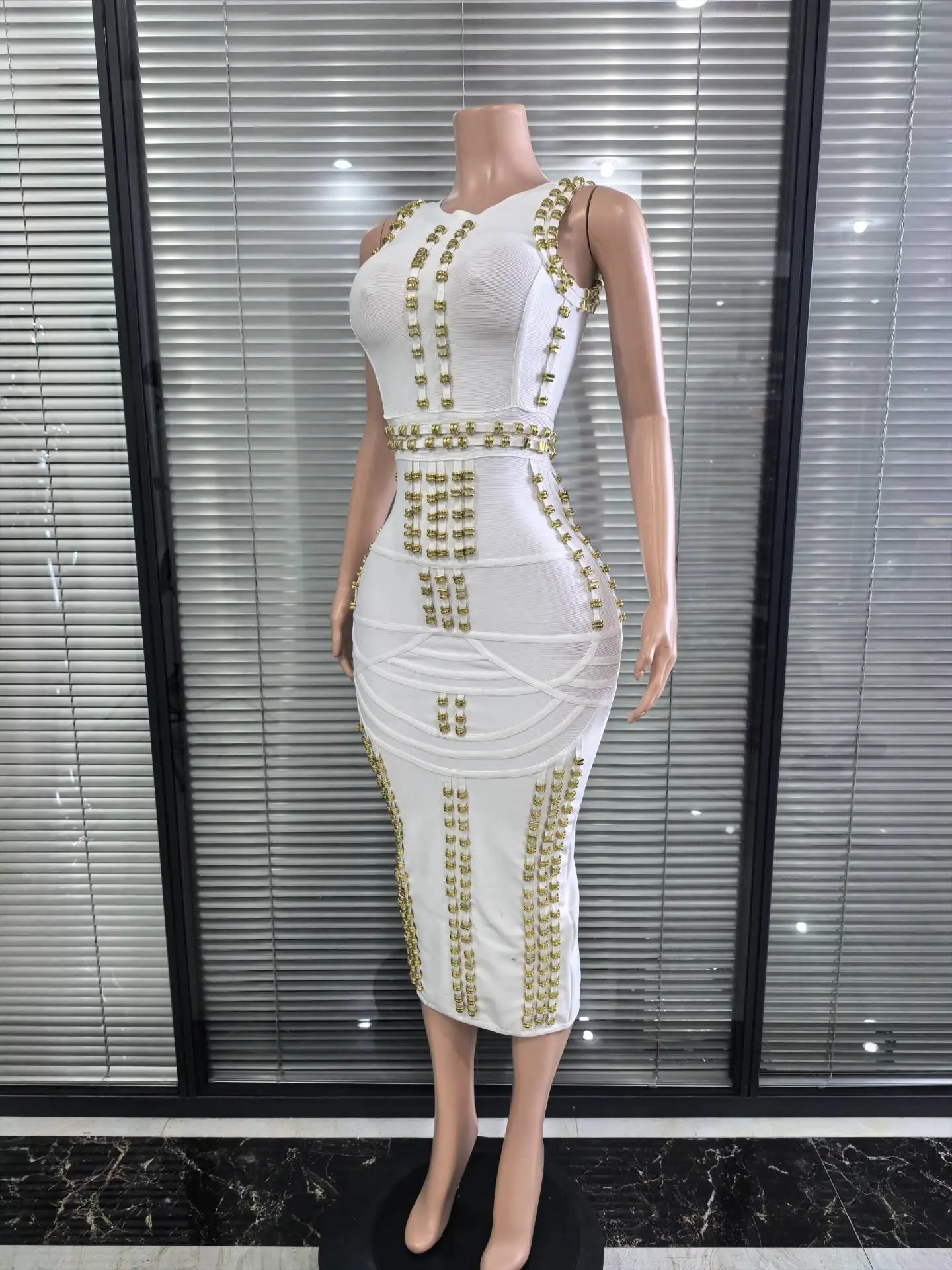 Hoge Kwaliteit Vrouwen Mouwloze Sexy O-hals Gouden Lovertjes Bodycon Mid-kalf Bandage Jurk Avondfeest Vieren Cocktail Wear