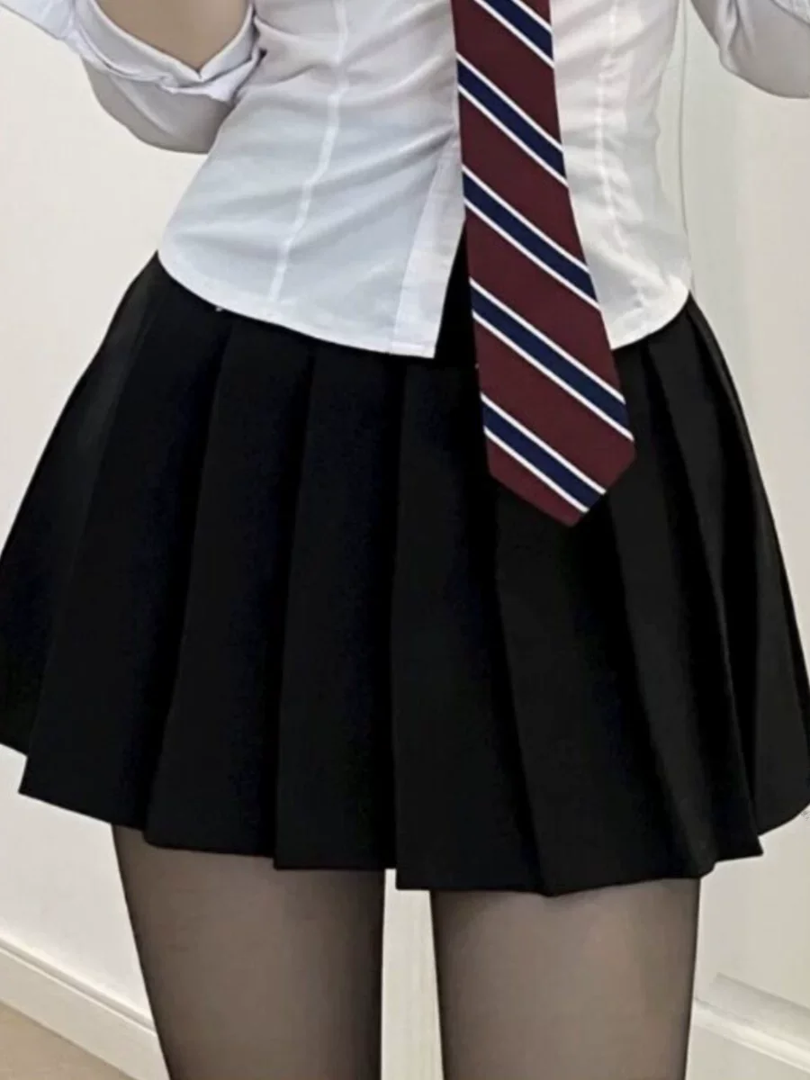 

Короткие юбки Y2K для женщин: готика, панк, темная эстетика, мини-юбки для фестивалей, концертов, вечеринок, клубов, ночных мероприятий. Смелый модный образ, трендовый стиль, крутой образ.