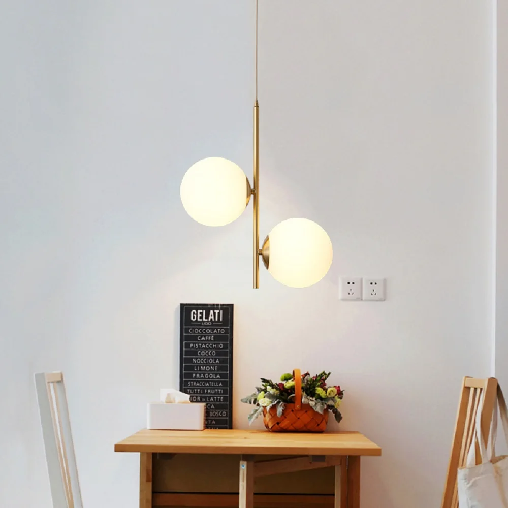 Luces colgantes de cobre simples modernas para dormitorio, LED de lámparas colgantes mesita de noche, bola acrílica creativa nórdica, cocina,