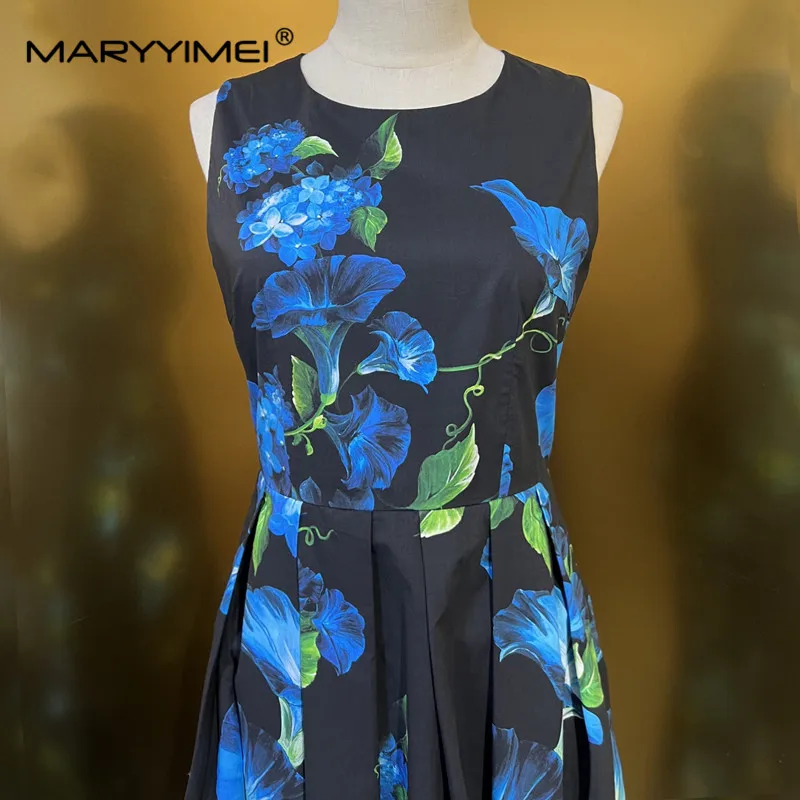 MARYYIMEI New Cotton Weaving Print Pleated Long Skirt 2024 Spring/Summer Blue Slim-Fit Vest Skirt Round Neck Big Swing Dress