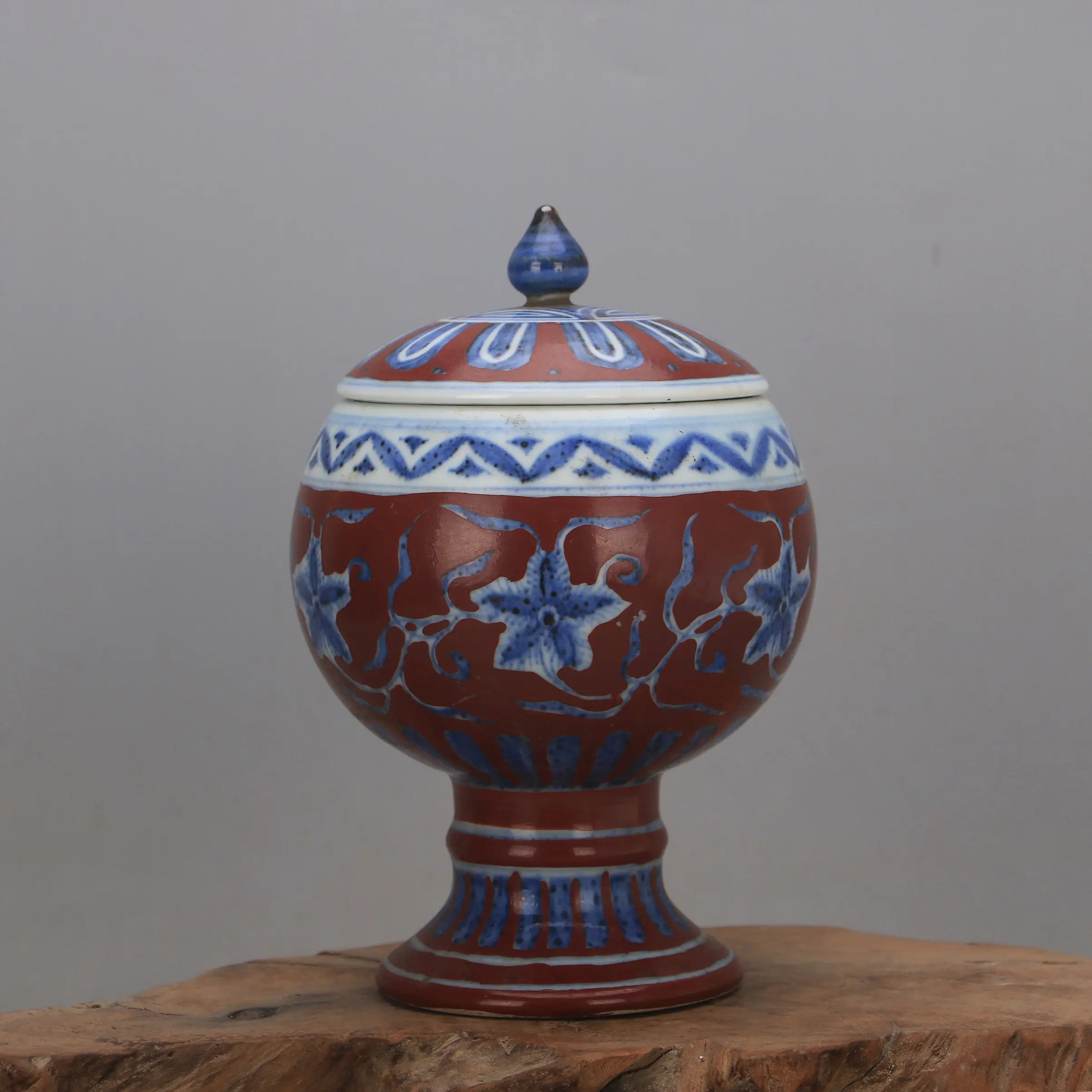 Ming Style Xuande Blue White Red Glaze Lotus Pattern Lidded Vase Jingdezhen Handmade Porcelain Home Decor