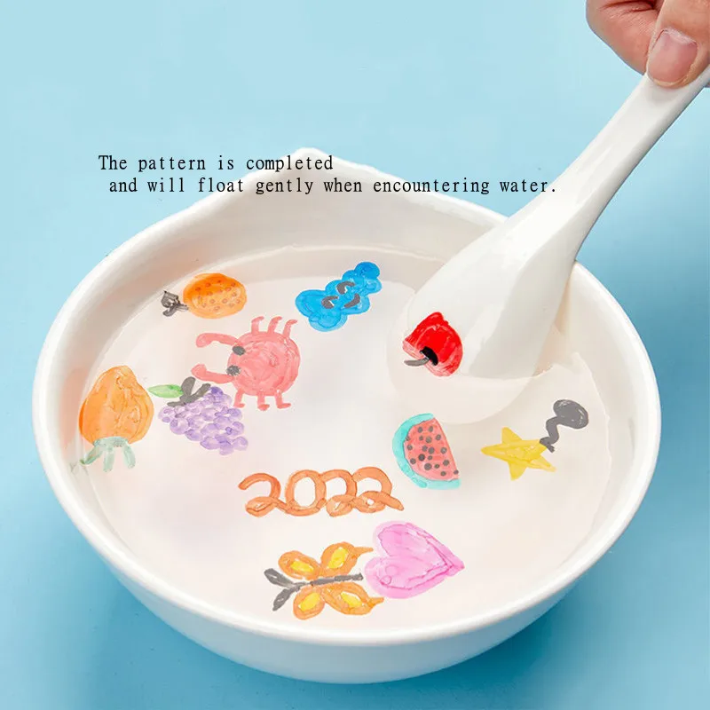 Montessori Magical ลอยน้ํานักเรียนภาพวาดแปรงไวท์บอร์ดเครื่องหมายปากกาแขวนเด็กการศึกษาภาพวาดปากกาของเล่น