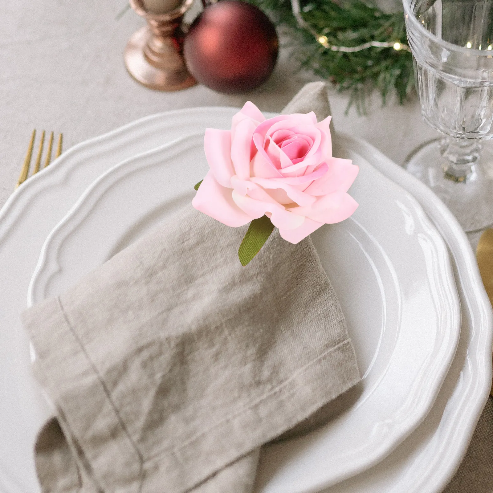 4Pcs Rose Napkin Rings Artificial Flower Decorative Napkin Holders Dining Table Wedding Party Serviette Ring Holiday Table Decor