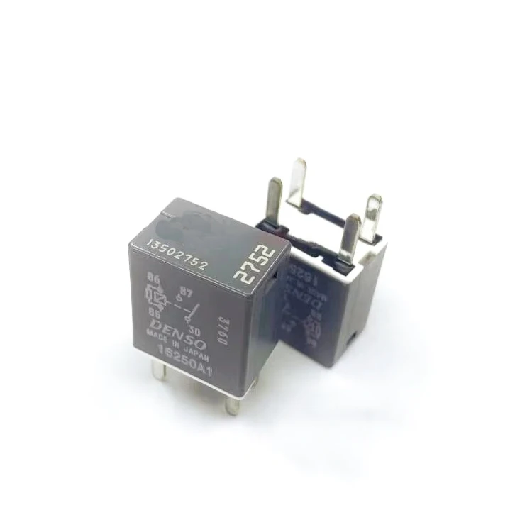 

НОВОЕ реле 13502752 12VDC DC12V 12V 35A 4-контактное