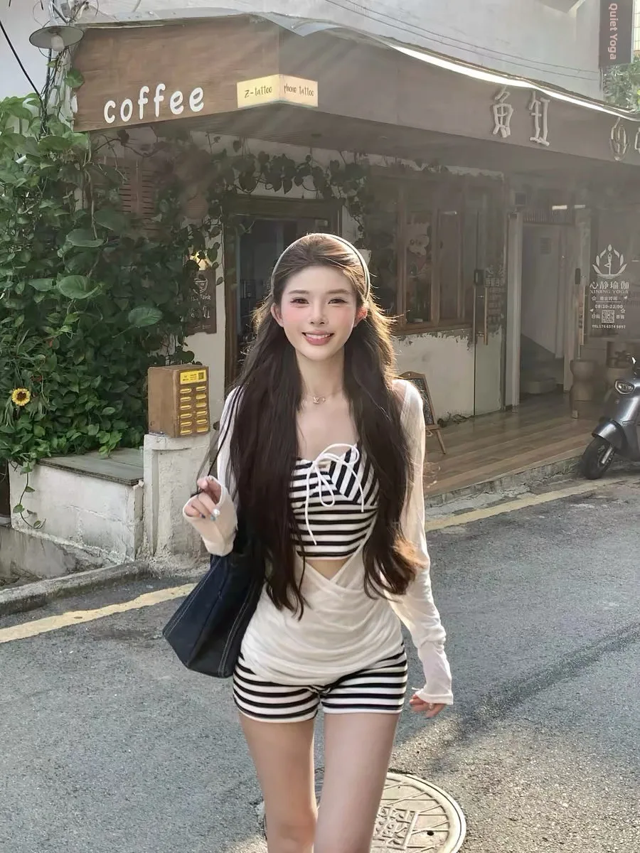 

Pure Desire Sweet Striped ter Bodysuit Tee Piece Swimsuit Women High Aesthetic 2025 New Holiday Sle Swimming Suit