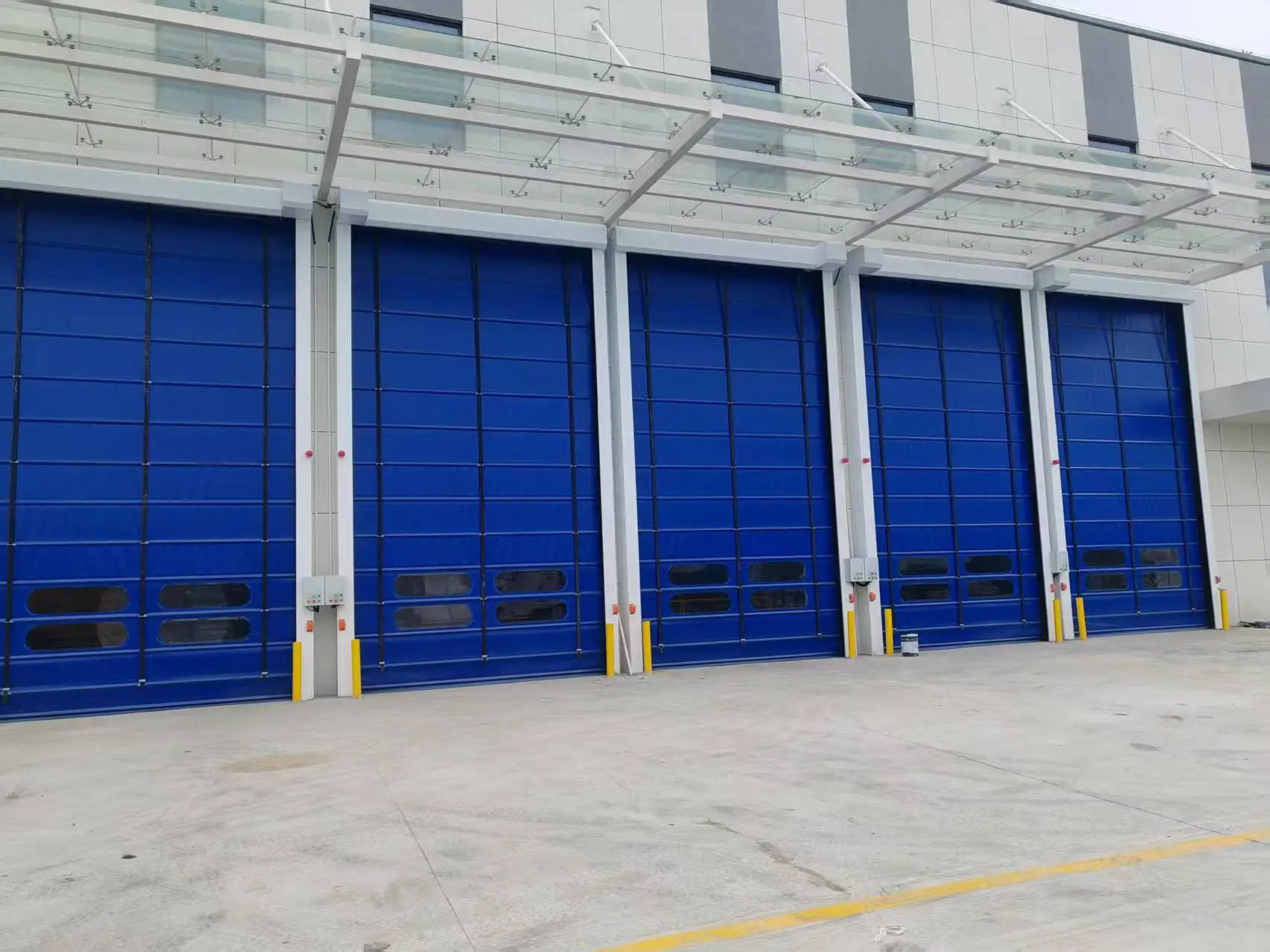 Heavy Duty Windproof Dustproof Rapid Stacking Door Industrial Folding Door For Manufacturing Plants