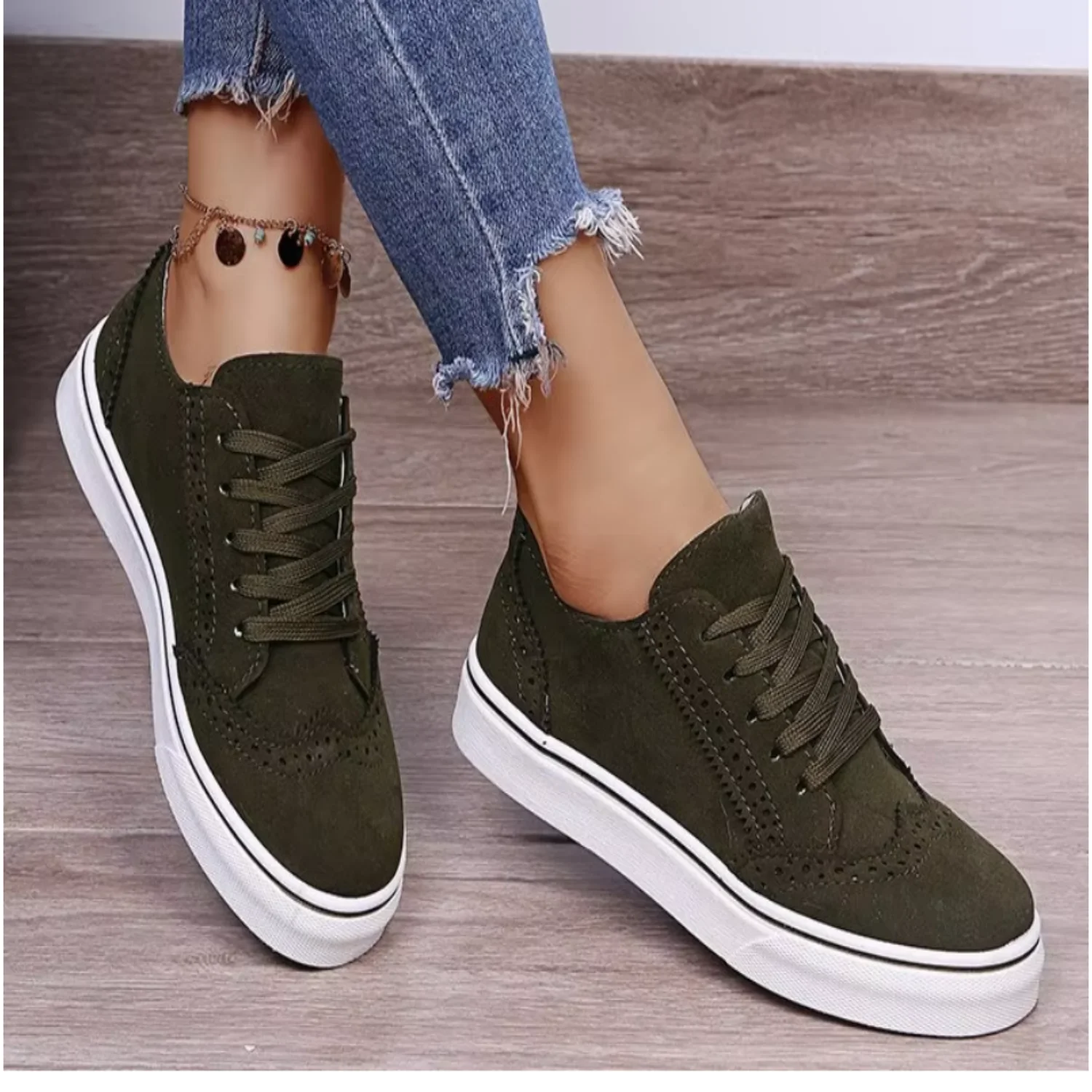 New 2026 Spring Sneakers Women Flat Casual Sneaker Fashion Versatile Lace Up Walking Women Shoes Large Size 43 Zapatos De Mujer