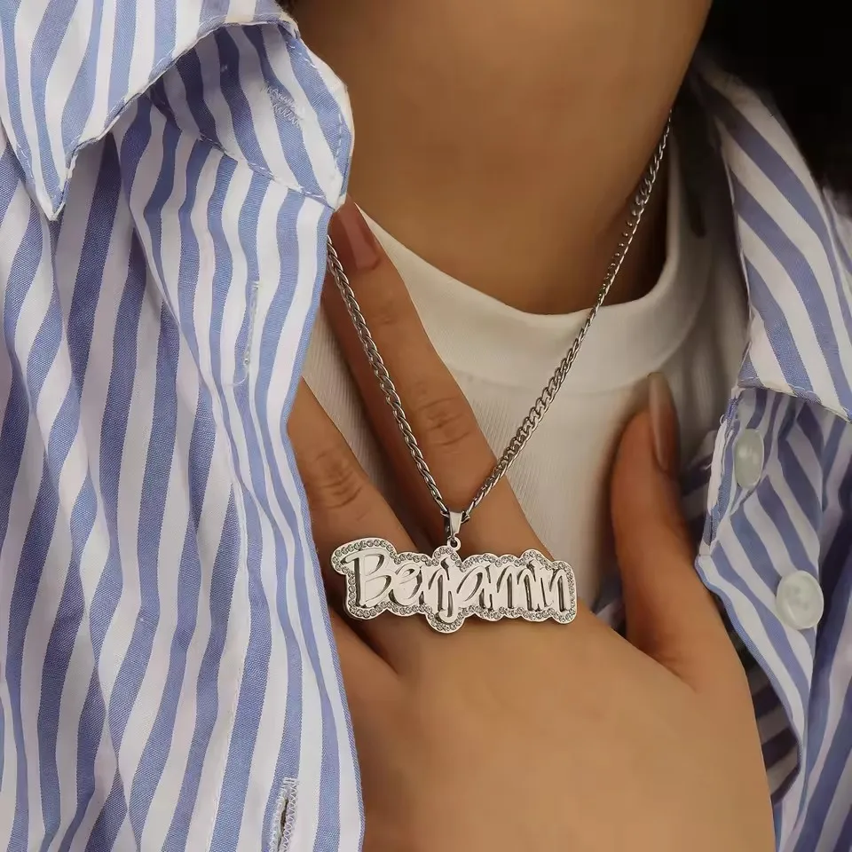 

2026 New Dascusto Custom Iced Out Name Necklace Personalized Stainless Hip Hop Steel Bling Pendant Jewelry For Women Gifts