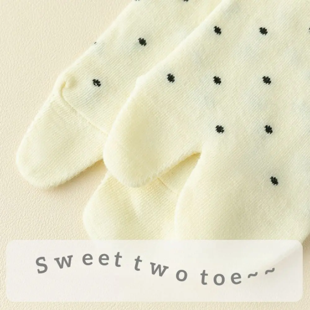 Comfortable Dots Two Toe Tube Socks Ruffle Thin Separate Toe Socks Hosiery Breathable Mid-calf Socks for 2Pairs Women