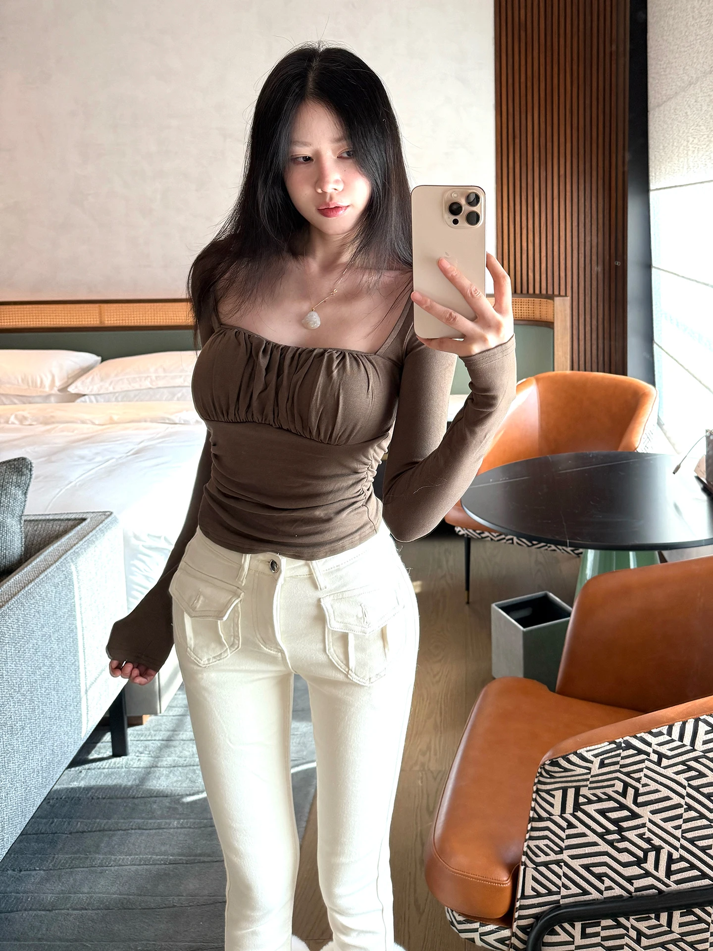 

Женская облегающая футболка Slim Fit оливкового цвета с длинным рукавом, с подкладкой на груди, в стиле ретро, сексуальная, с драпировкой на талии, базовая модель