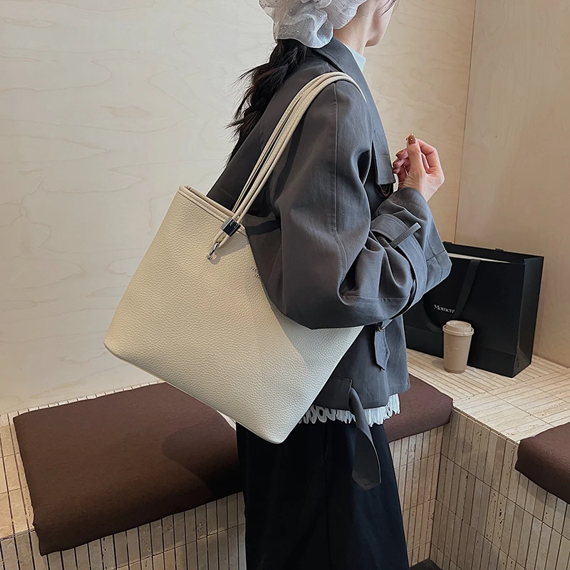 Bolso de mano clásico de diseñador de lujo a la moda de cuero elegante para mujer, bolso de hombro tipo bandolera para uso moderno diario