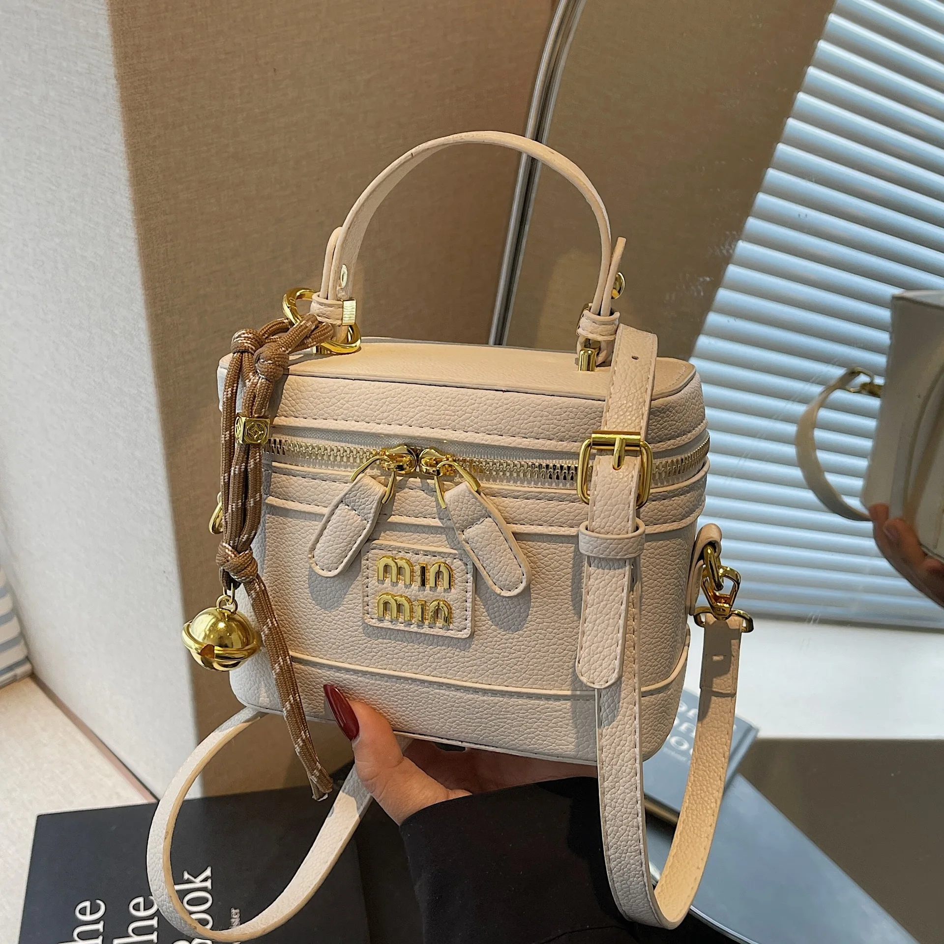 

Vintage Inspired 2025 Women's Underarm Bag, Retro Classic Box Purse, Spacious Casual Shopper for The Weekend & Travel Use​