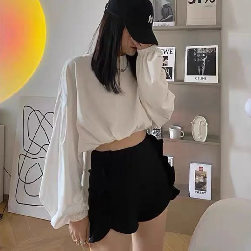 

Шорты женские с оборками, тонкие, простые, однотонные, уличная одежда, корейский стиль, женский темперамент, повседневные, универсальные, летние, уютные, в корейском стиле