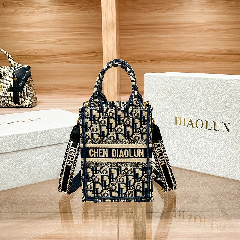 

Self-owned brand 2024 Mini letter embroidery handbag mobile phone Single shoulder crossbody bag Fashion women's bag R957