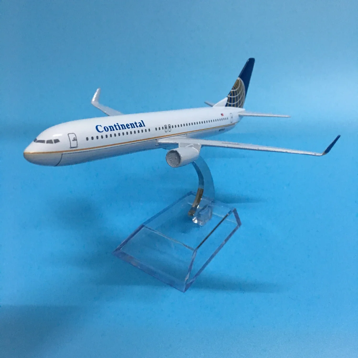 1:400 16cm Passenger Plane Boeing B737-800 N27213 Continental Airlines Alloy Airbus Juguetes Toy Airplane Model Collectibl