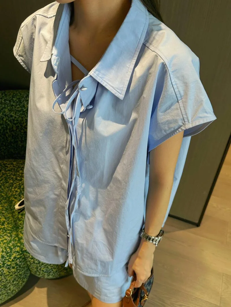 2024 New Women's Shirt Fashionable, Exquisite, Minimalist, College Style Poplin Collar Sleeveless Tank Top Short Slim Fit Shirt