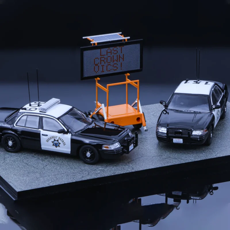 Rollin 1:64 Chp California Highway Patrol Victoria Crown Double Car Pack Police Car Toy Alloy Material APA 2025 Exhibition Model