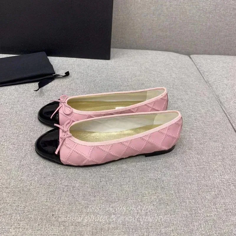 Zapatos informales de cuero con lazo redondo para mujer, parte inferior plana, empalme de boca transparente de color para coche, novedad de 2024