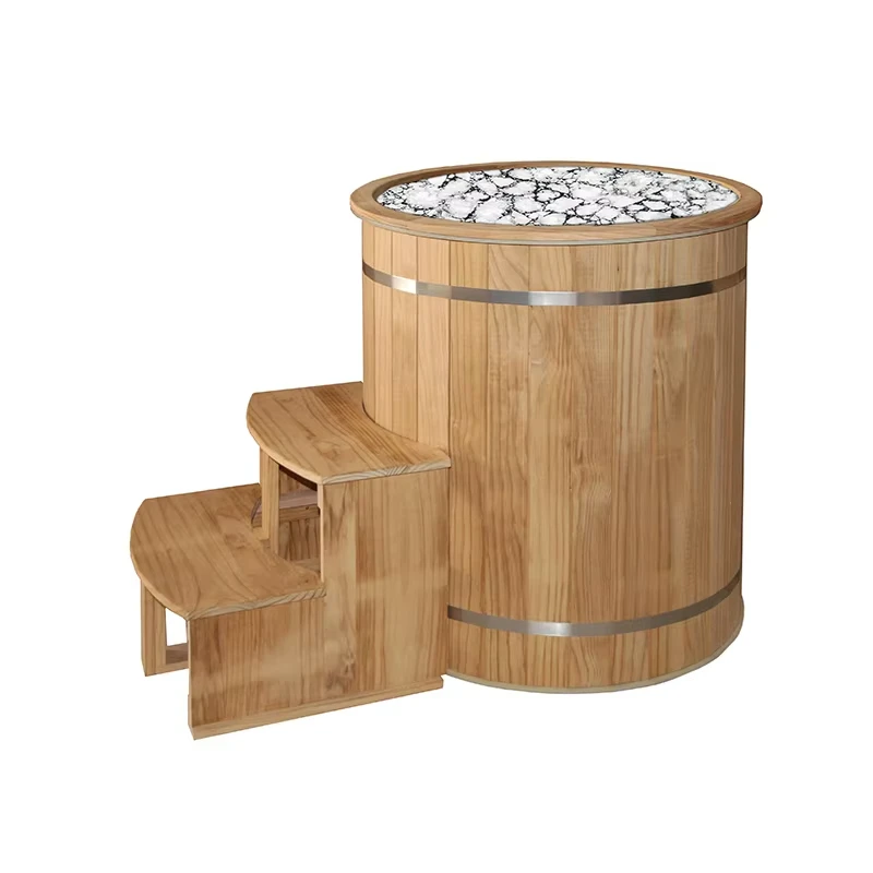 Piscina per immersioni fredde all'aperto da uomo in legno per sauna